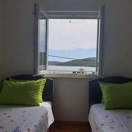 Apartment Reminiscence